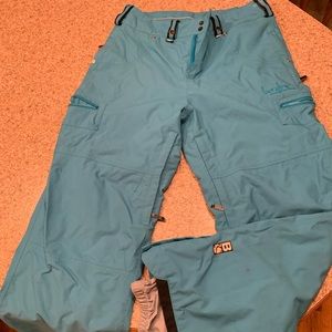 Ski/snowboarding pants